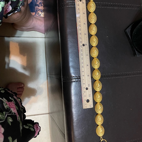 Ginnie Johansen VINTAGE 24 inch gold tone necklace circa 1984. Gorgeous rare. - Picture 3 of 5